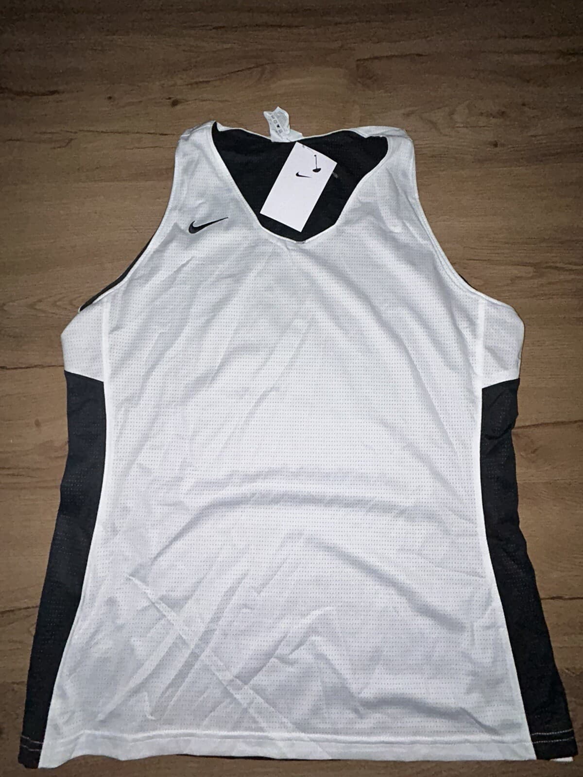 NIKE WOMENS BASKETBALL REVERSIBLE JERSEY TOP SIZE LARGE BLACK/WHITE NWT 2