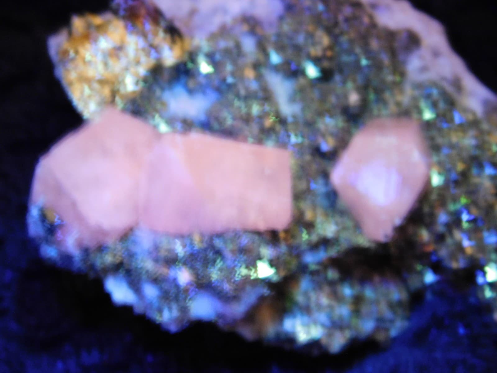 Larger! FLUORESCENT Calcite Crystal Cluster on Druzy PYRITE Crystals! Peru 258gr 6