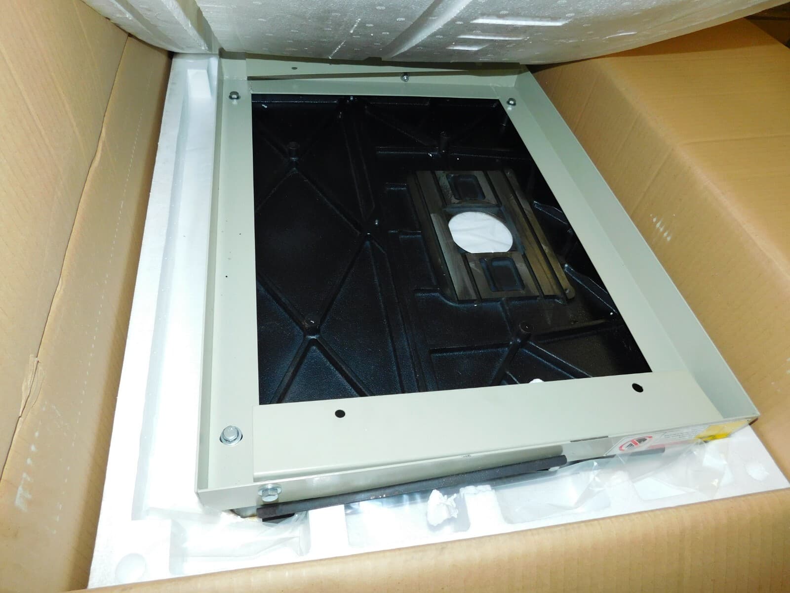 MS-R2 Router Table 26" X 20" X 34" 45 Degree Tilt 3/4HP to 5HP MS-R2 4