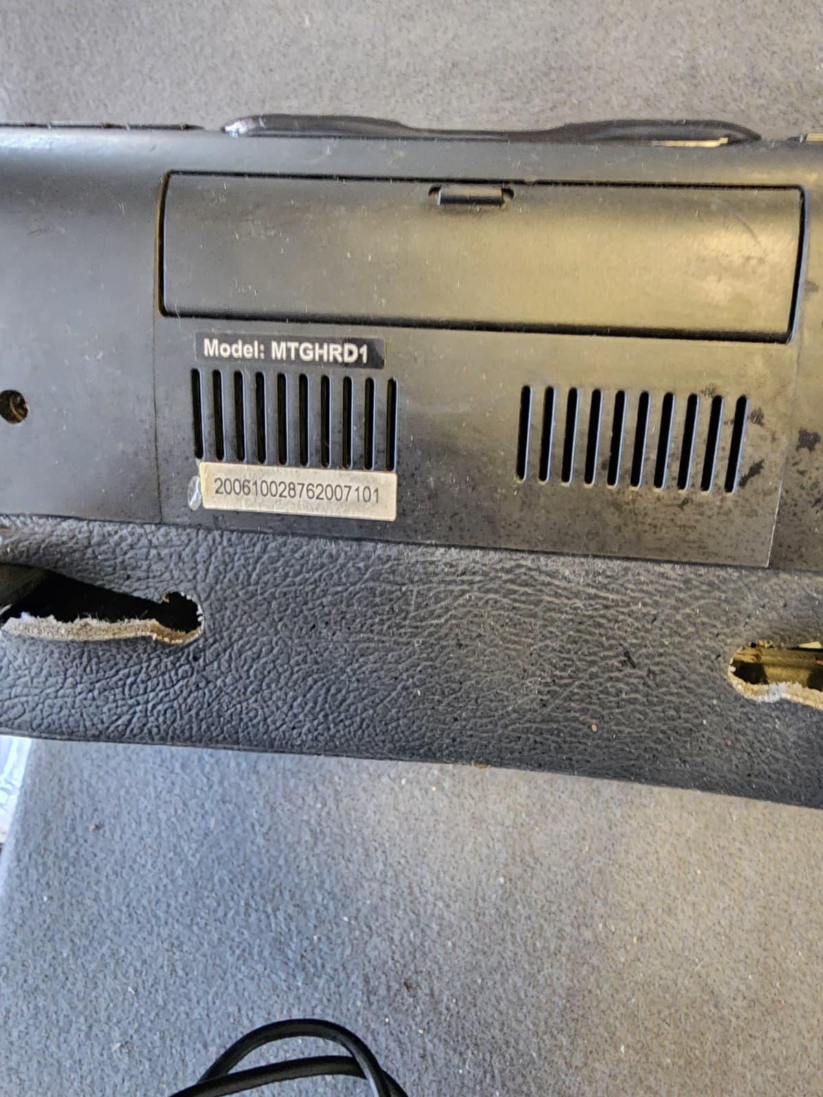 Movies to Go 7" Headrest Monitor (set of 2) no cables 4