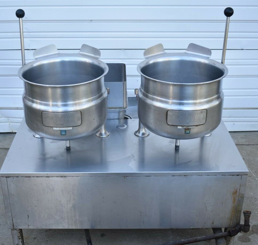 CLEVELAND KDT6T DOUBLE 6 GALLON DIRECT STEAM CONNECT TILTING KETTLES with BASE 5