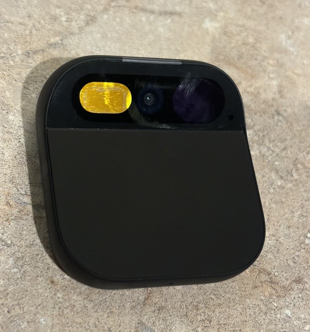 Humane AI Pin Wearable Lunar RARE TECH W/charger 4