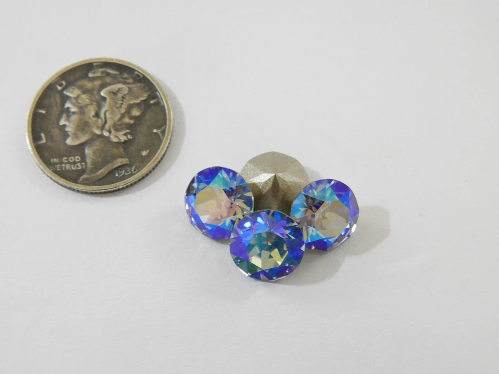 Light Sapphire Illumine F (39ss - 8mm) Swarovski 1088 XIRIUS Chaton Rhinestones 4