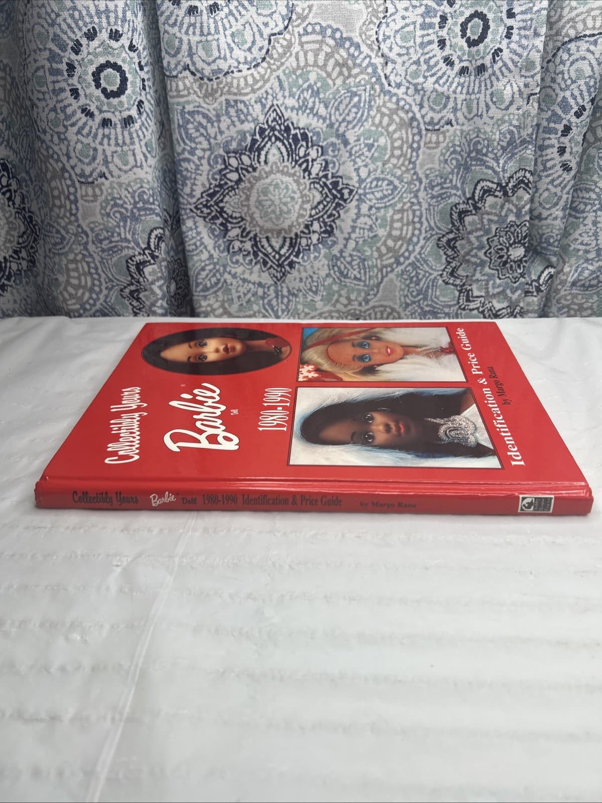 Collectibly Yours Barbie Doll 1980-1990 - Hardcover By Margo Rana PRE-OWNED 3