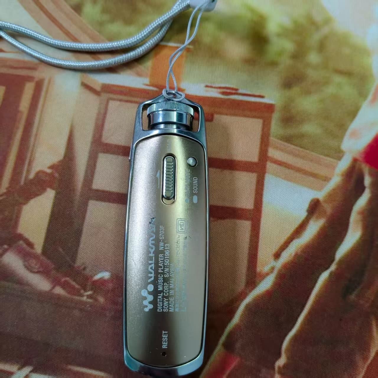 Sony MP3 NW-S703 nw-s706 S705 nw-s605 Nw-603 1GB 2GB mp3  Music Player-80% new 6