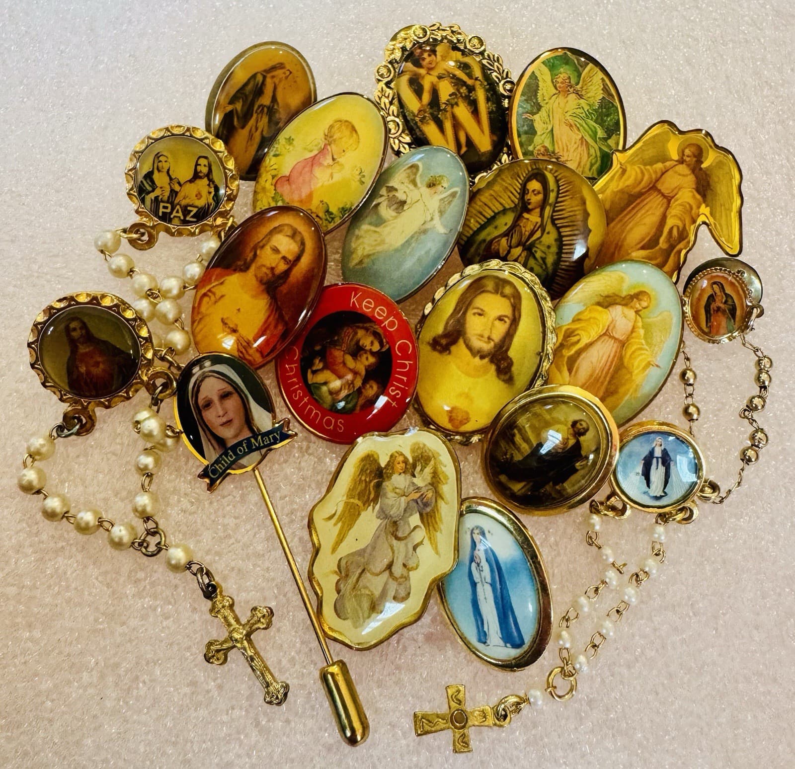 Vintage Religious Christian Lapel Pin Lot 19 Pins - Portraits Jesus Angel Mary