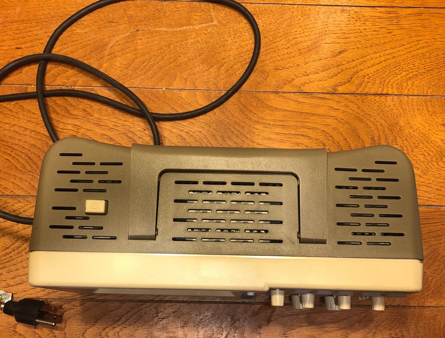 Rigol DS1102E Digital Oscilloscope Good Condition 5