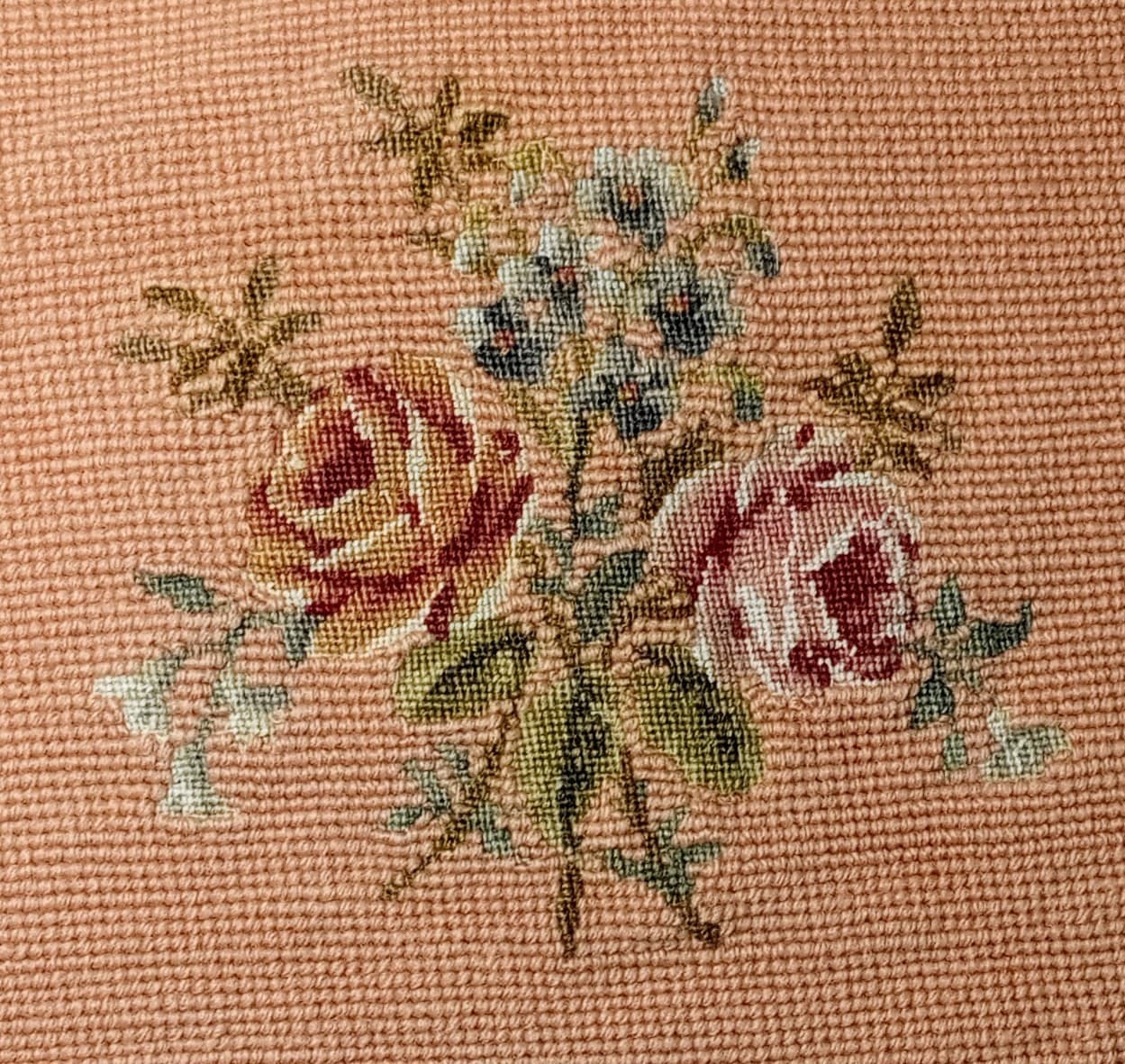 Vintage Needlepoint Roses Pillow Sham w/ Metal Zipper & Pillow Form in Apricot 2