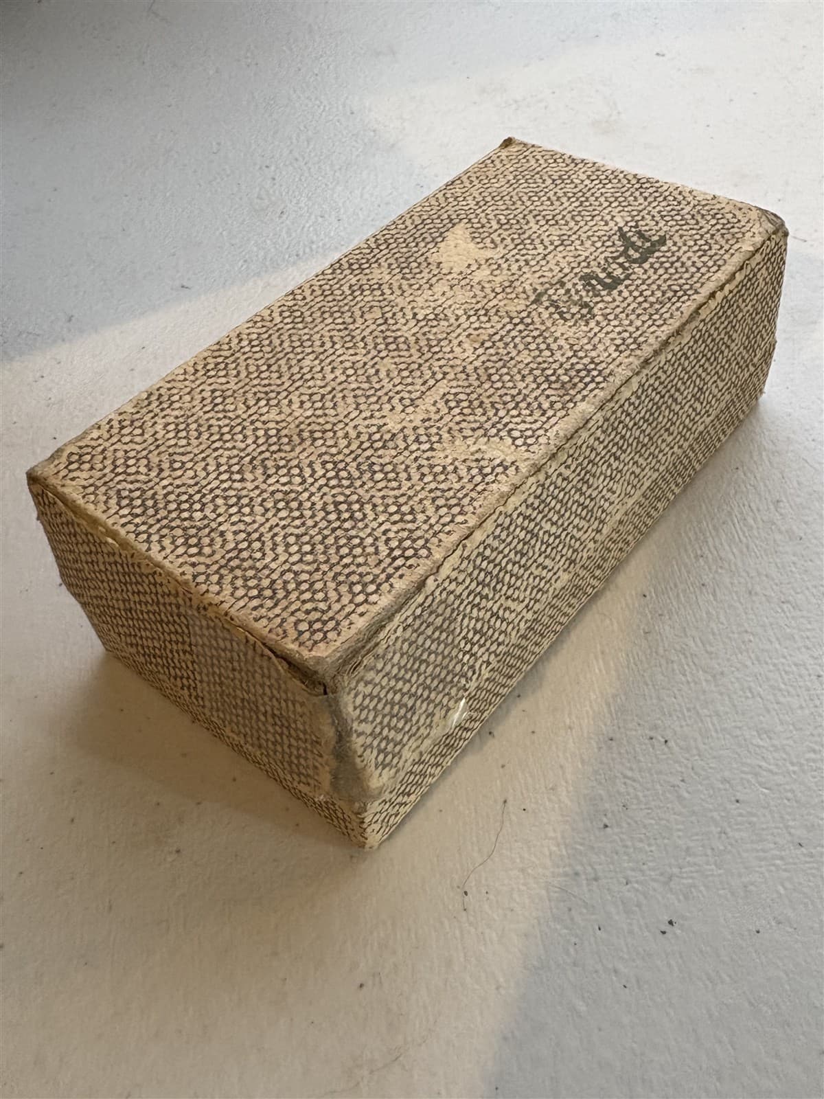 vintage Brodi miniature slot machine w/ some chips, box, Devalera 4