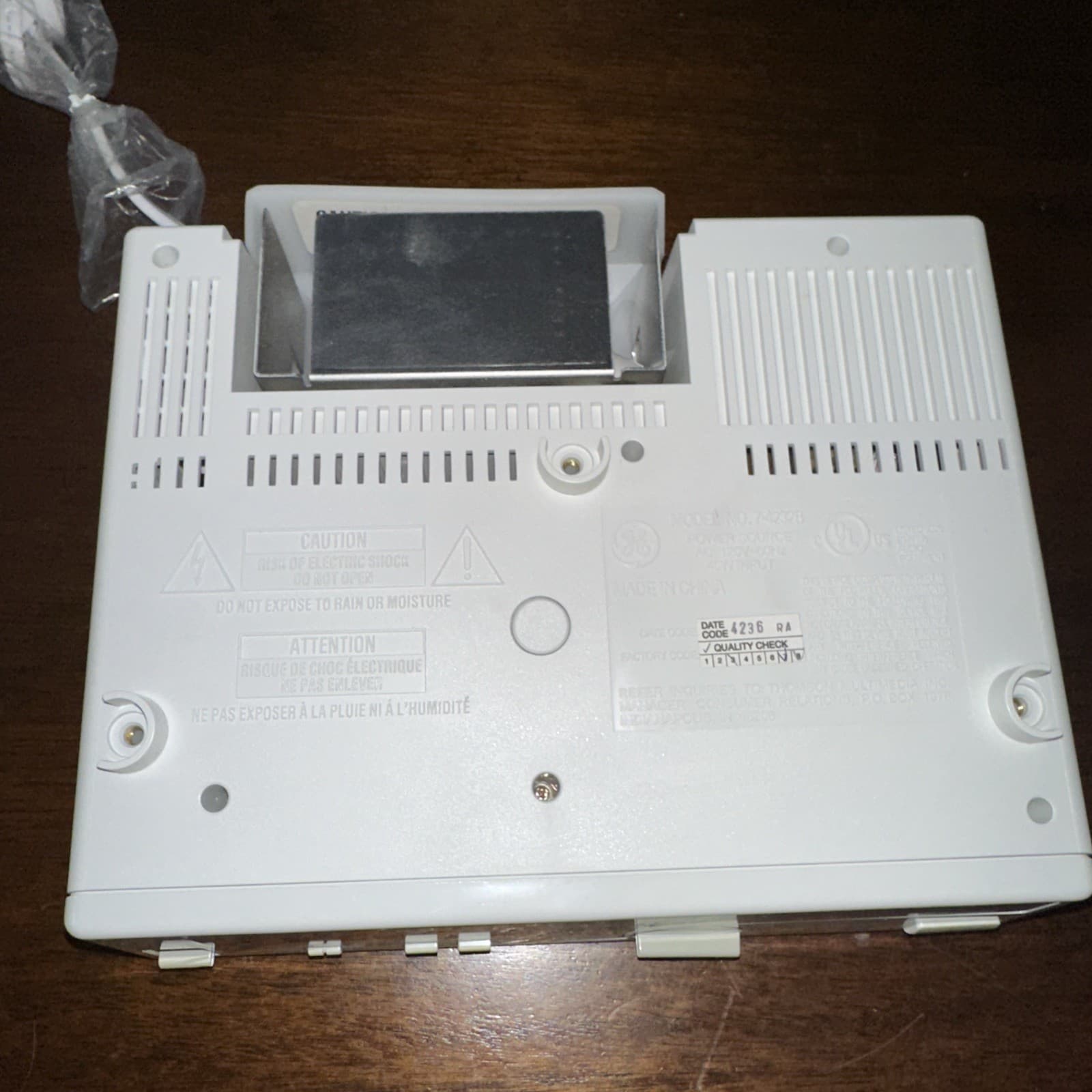 GE Spacemaker AM&FM radio with light under counter radio NEW/other 5