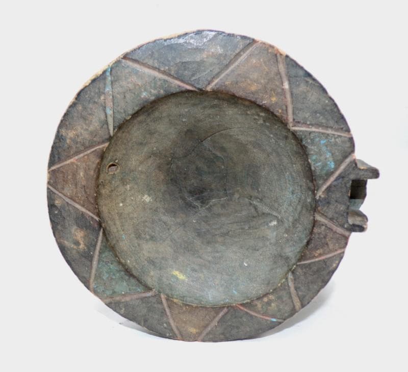 RARE SMALL CARVED WOOD YORUBA DIVINATION TRAY SET ON PLINTH OF MOTHER & CHILD VG 6