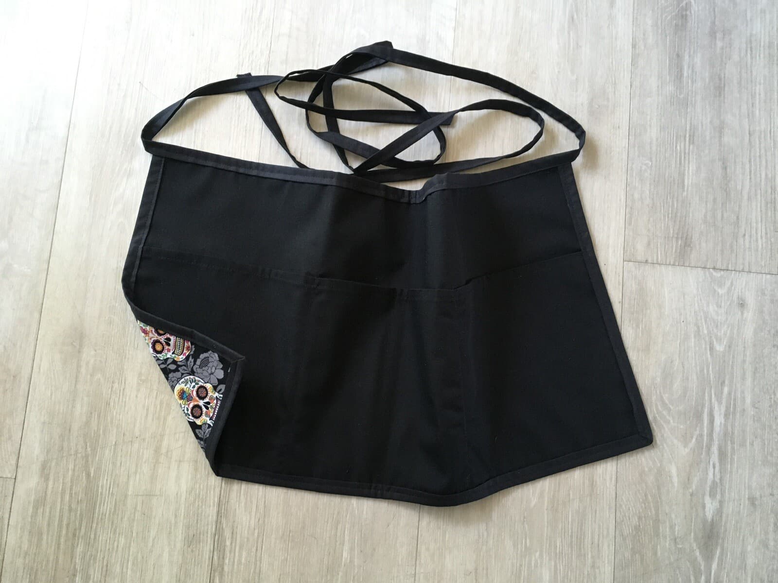 Reversible waitress apron Skull & Black 3 Pockets Per Side, Server  Restaurant 5