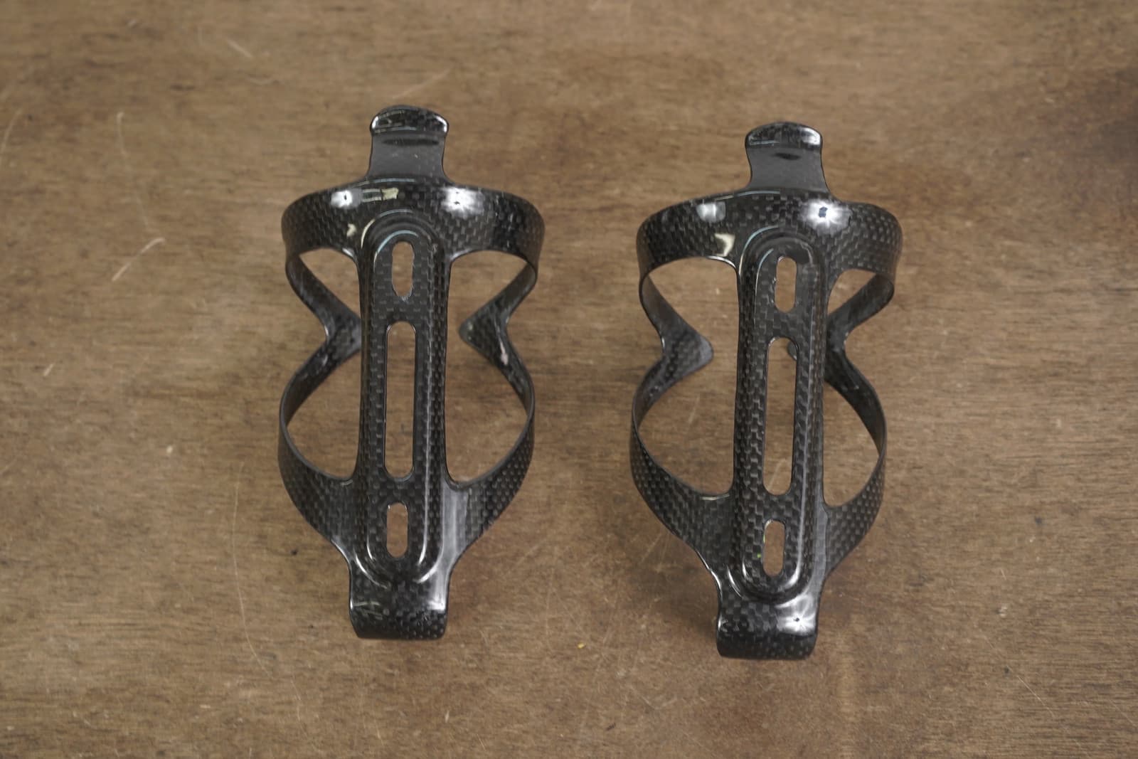(2) Carbon Water Bottle Cages 36g 4