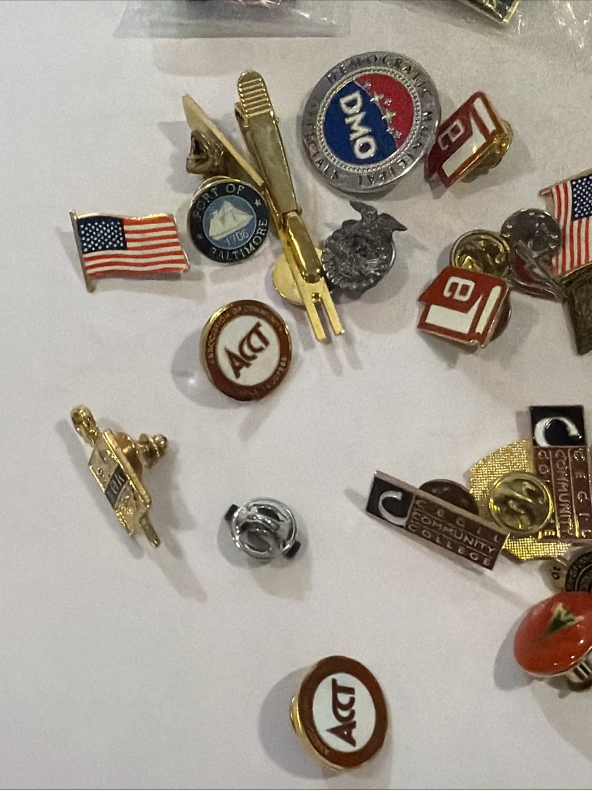 🇺🇸 LARGE LOT Of Miscellaneous Pins As Pictures All VINTAGE 😎 2