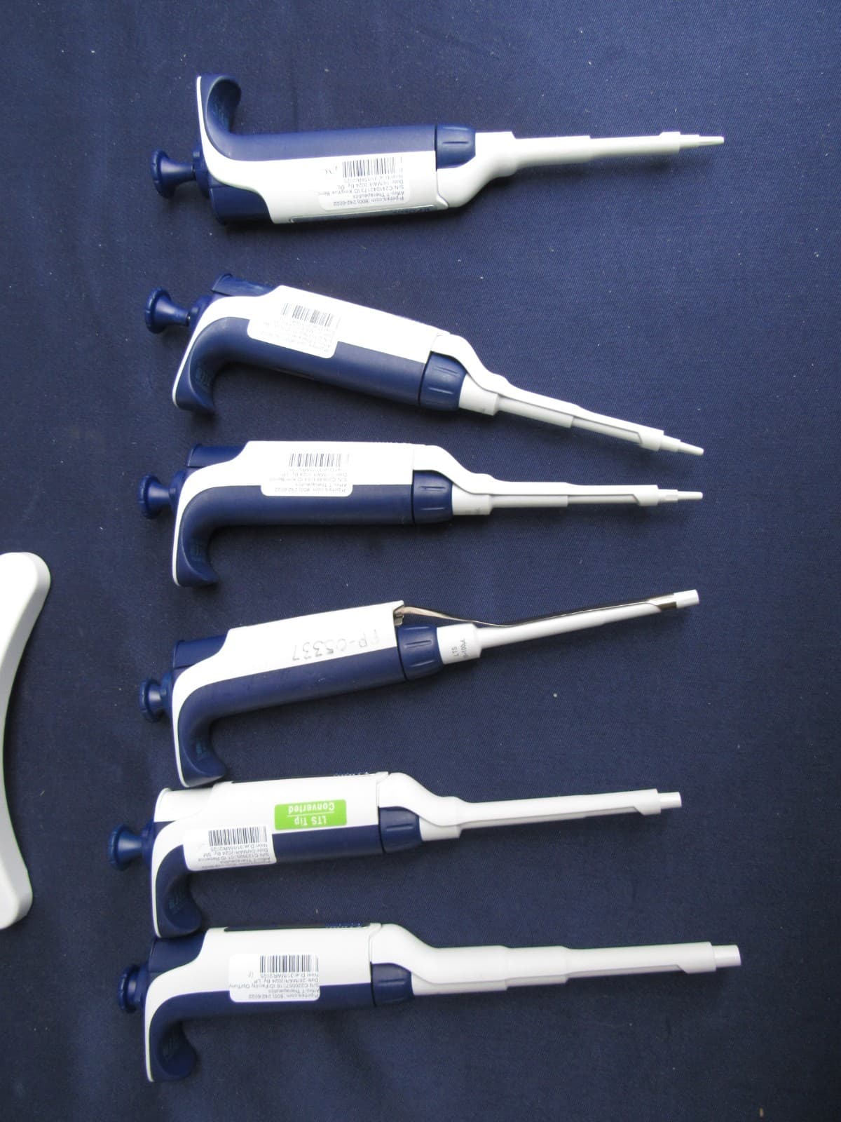 Rainin Pipet Lite XLS LTS Set Of 6 (L2, L10, L20, L100, L200, And L1000) w/stand 3