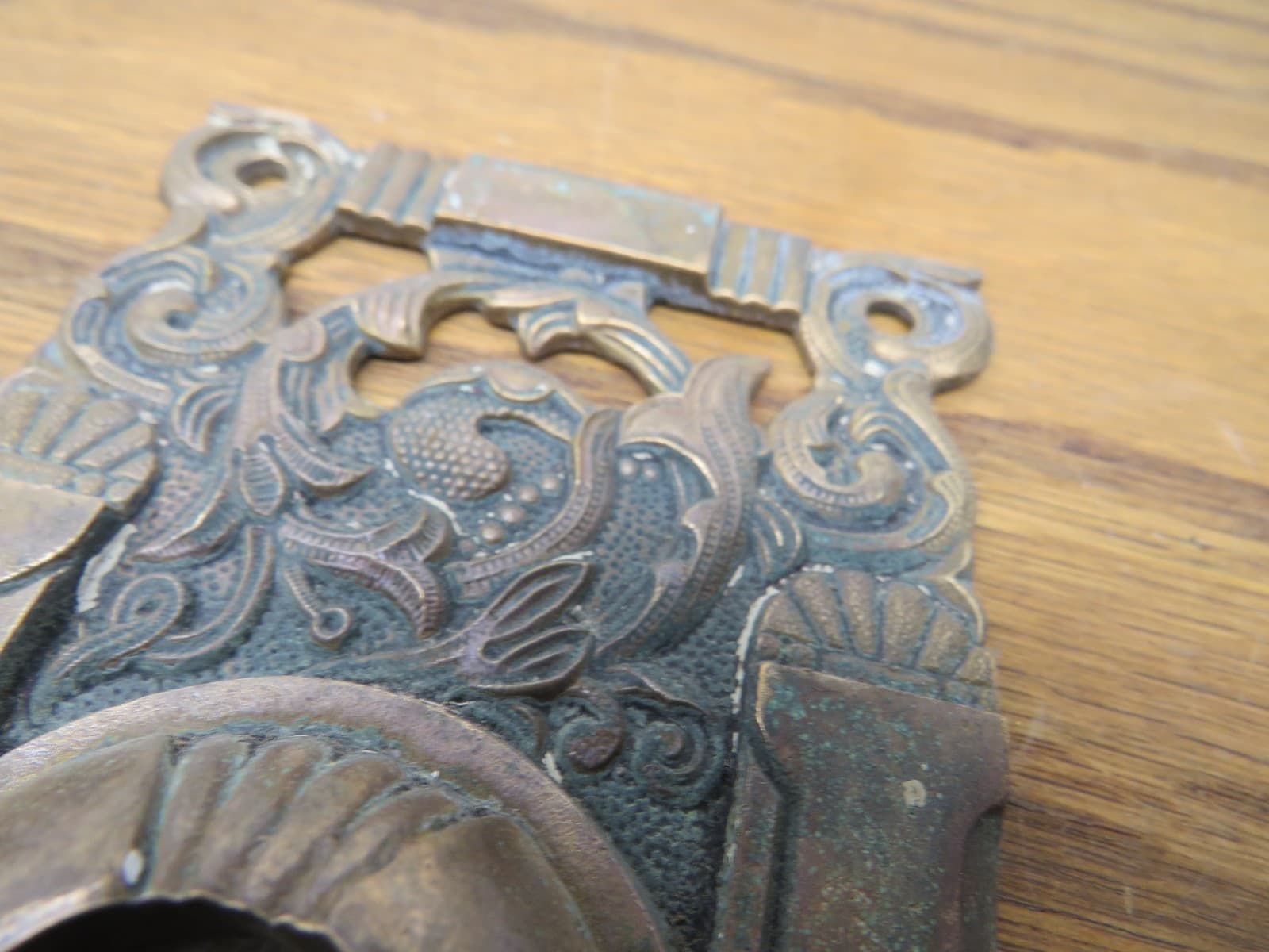 OLD GOTHIC LOOKING FIGUREINE DOOR PLATE,BACKPLATE,EASTLAKE ? ORNATE DETAIL. RHCO 6