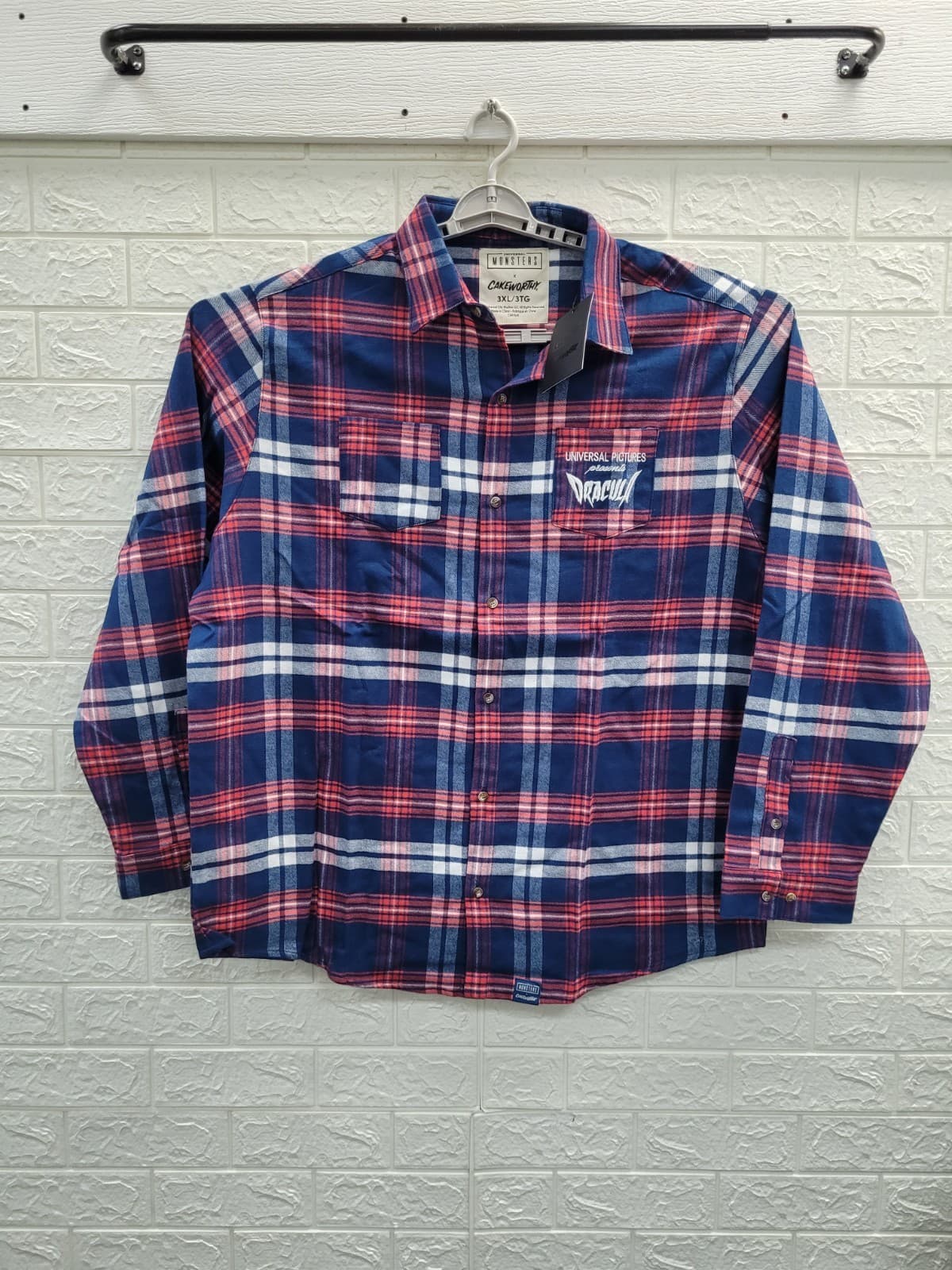 New Cakeworthy Universal Monsters Dracula Flannel Size 3XLarge US