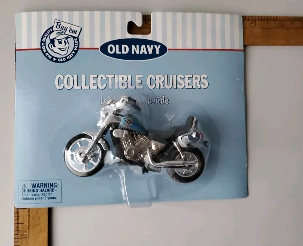 OLD NAVY COLLECTIBLE CRUISERS VINTAGE MOTORCYCLE MODEL KAWASAKI VULCAN 4