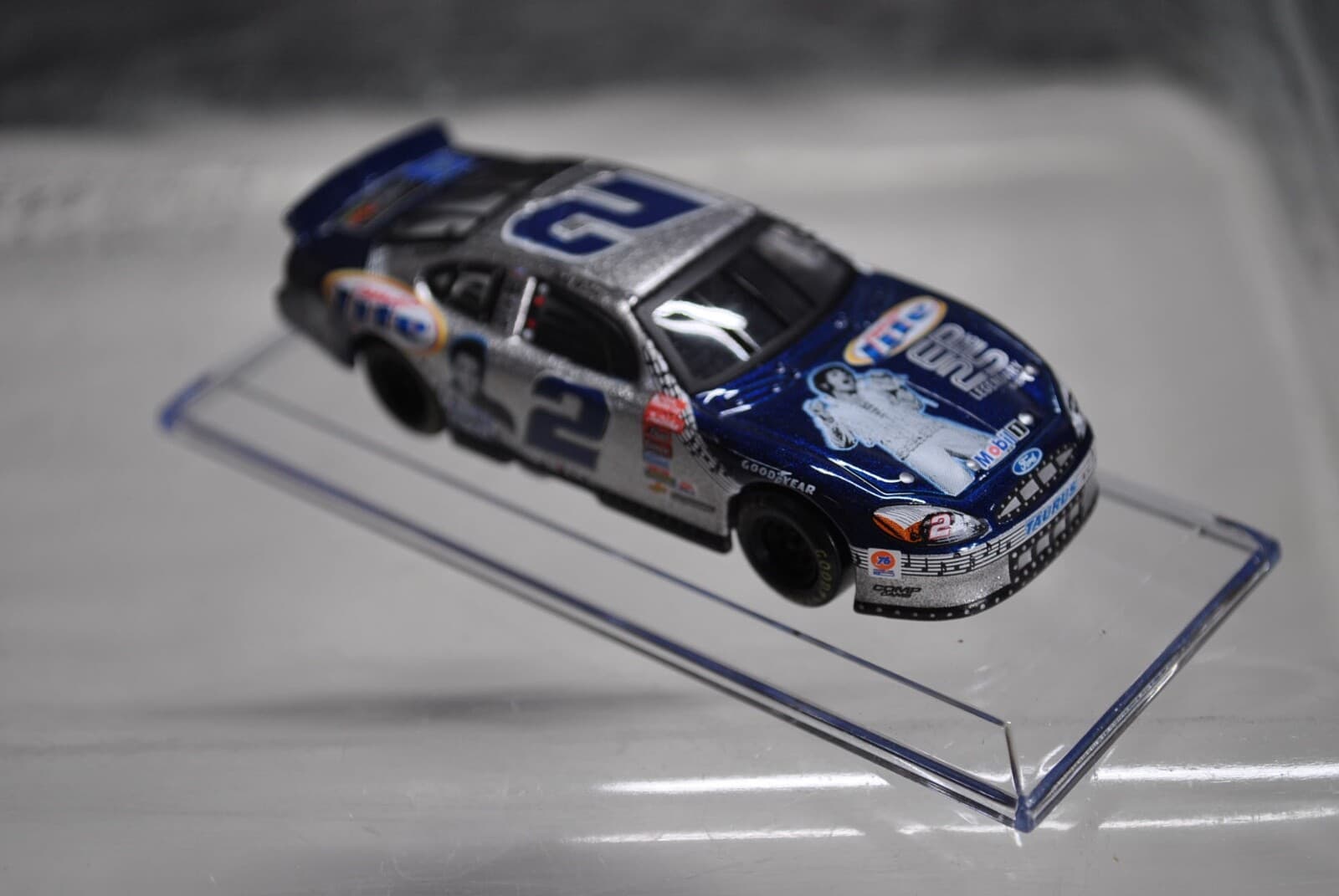 Nascar Rusty Wallace MILLER LITE /ELVIS PRESLEY 25TH ANNIVERSARY 1:64 CAR IN TIN 6