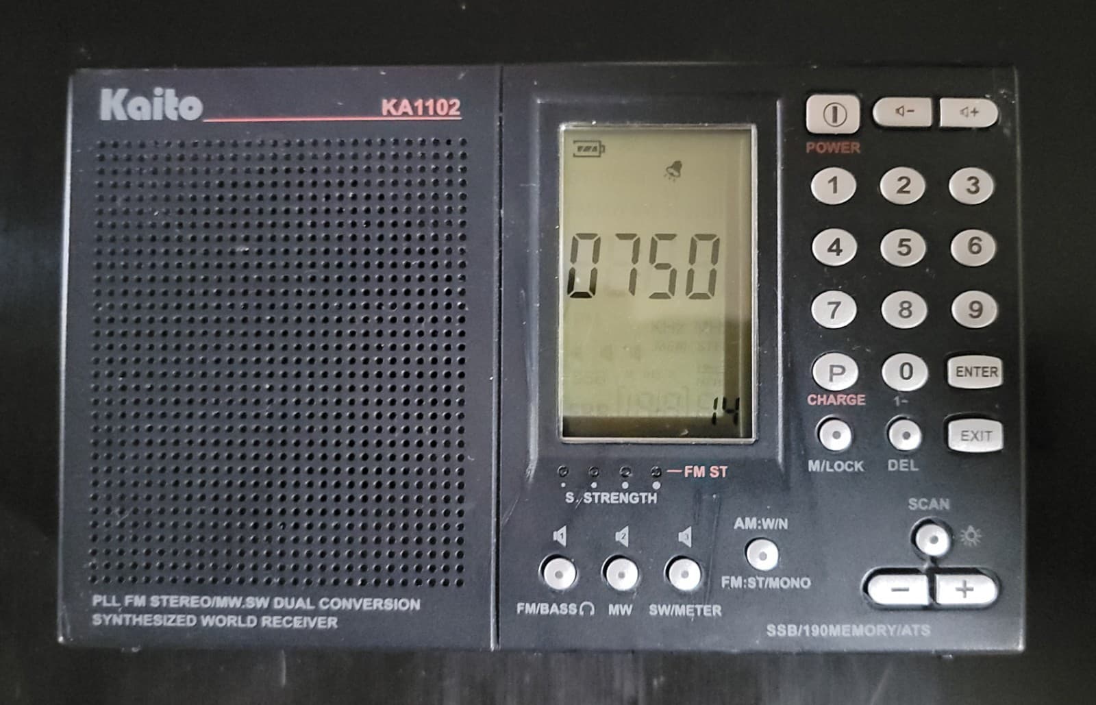 Kaito KA1102 AM/FM/SW Stereo Shortwave RADIO PLL Synthesized SWP Works great! 2