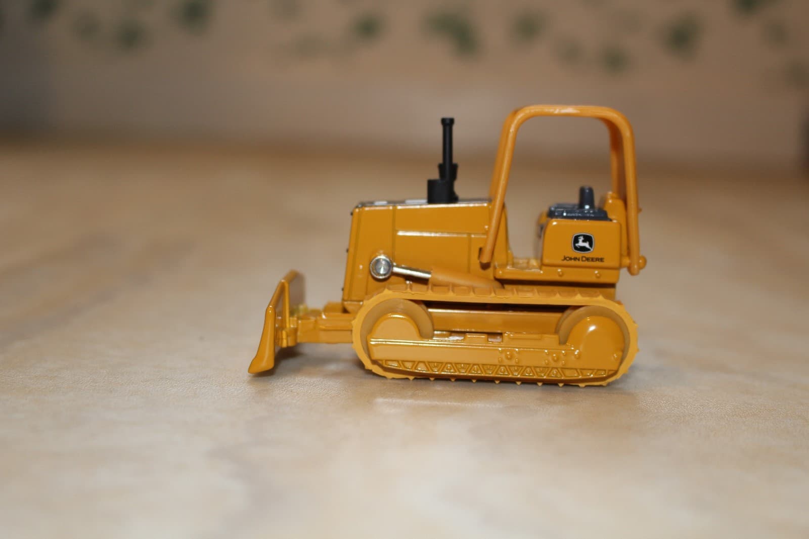 Deere QTY 50 toy Dozers Construction tractor Farm 1/64 scale agriculture equip 2