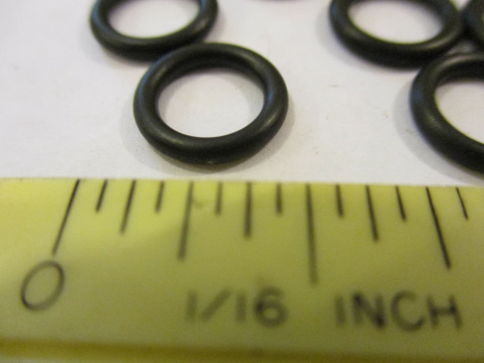 010 O-ring. 1/4" ID x 3/8" OD x 1/16" thick. Buna-70.   Quan 10. 6