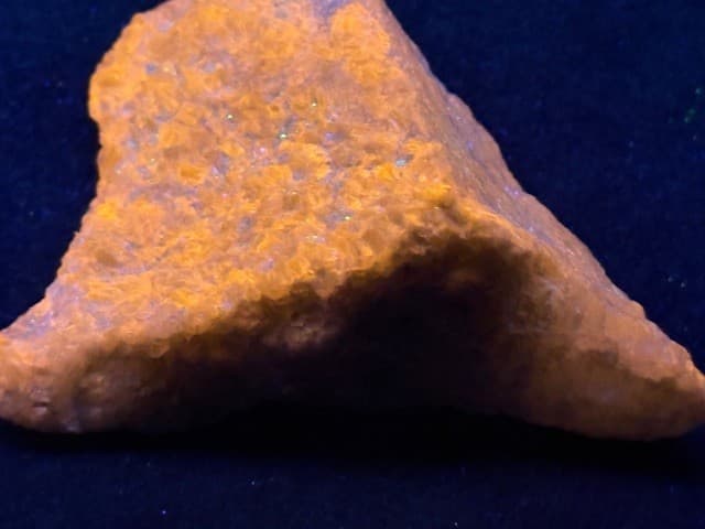 RARE TRIBOLUMINESCENT/FLUORESCENT MANGANOCUMMINGTONITE : BALMAT,NEW YORK 6