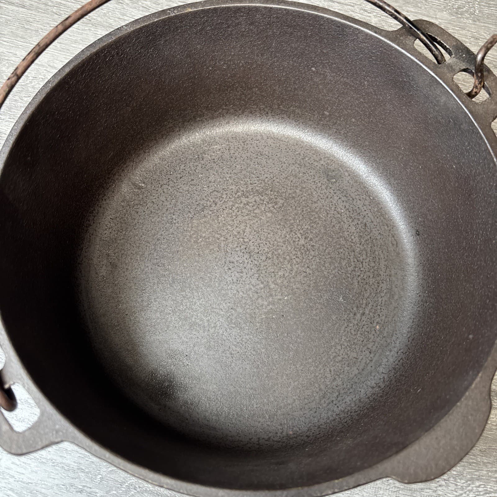 Wagner Ware 5Qt Dutch Oven Cast Iron Pot No Lid Wire Handle Vintage Made In USA 6