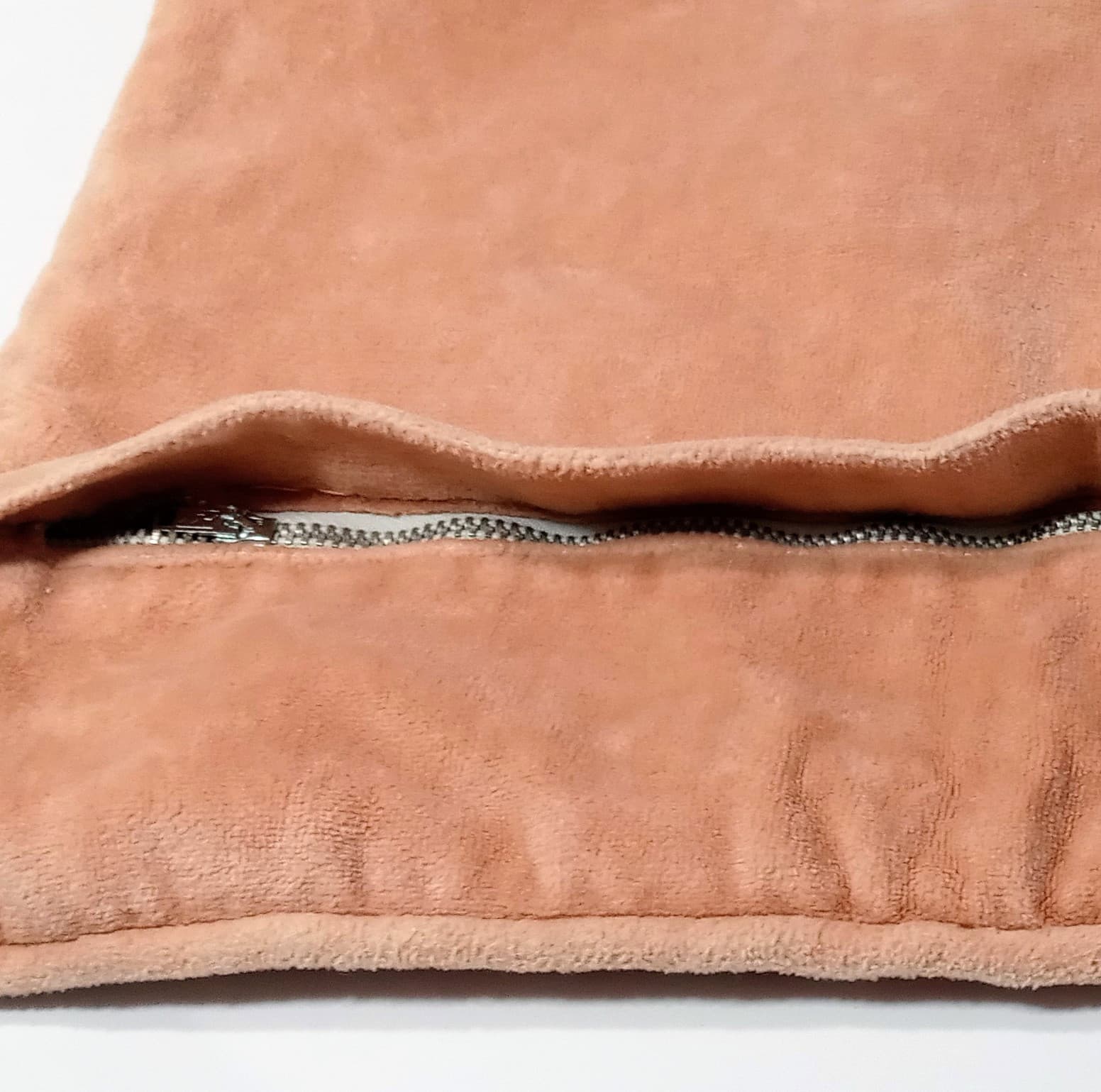 Vintage Needlepoint Roses Pillow Sham w/ Metal Zipper & Pillow Form in Apricot 5