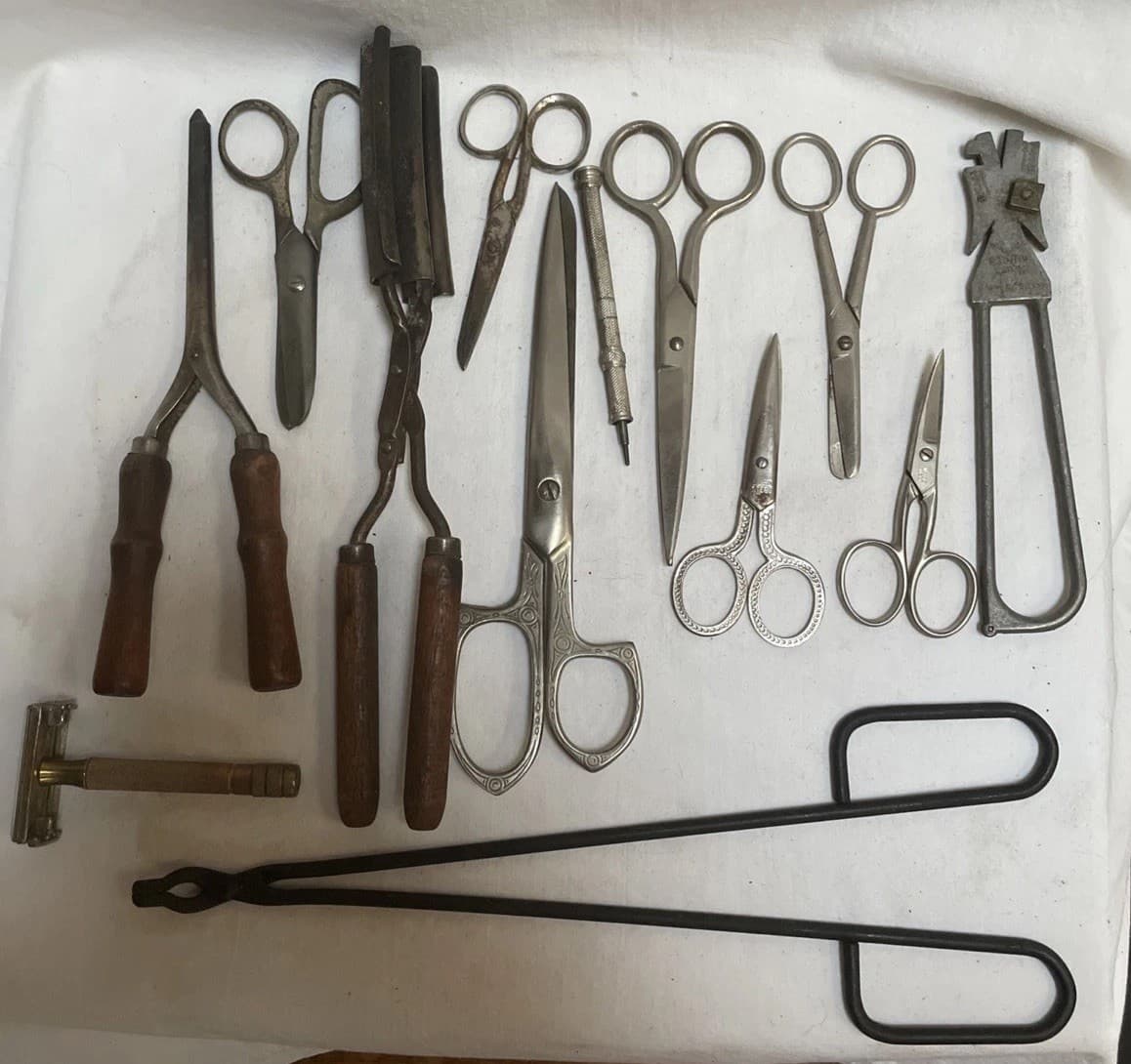 VINTAGE 20’s TO 50'S BARBER LOT OF SCISSORS/SHEARS & MISC. ITEMS - FROM ESTATE 2