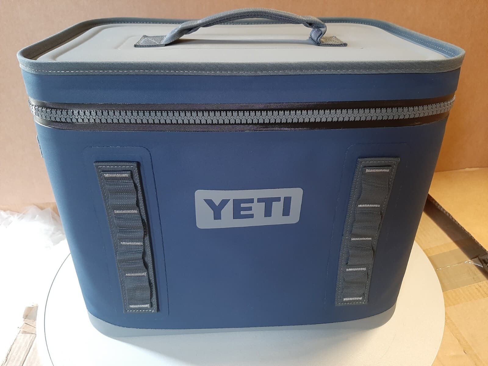 Yeti Hopper Flip 18