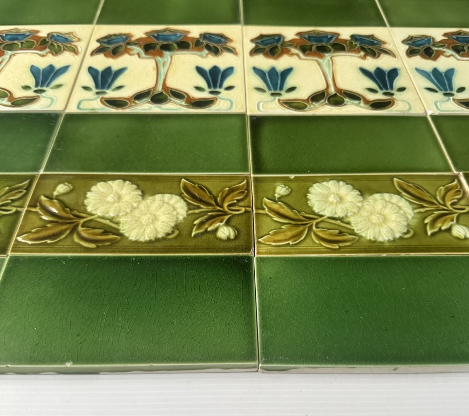 28 ENGLAND -  ANTIQUE ART NOUVEAU MAJOLICA TILE c1900 6