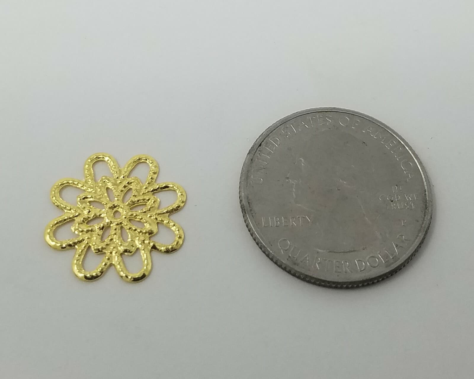 100 pcs Gold Thin Metal Filigree Floral Disk Flower Craft Sequins Embellishments 4
