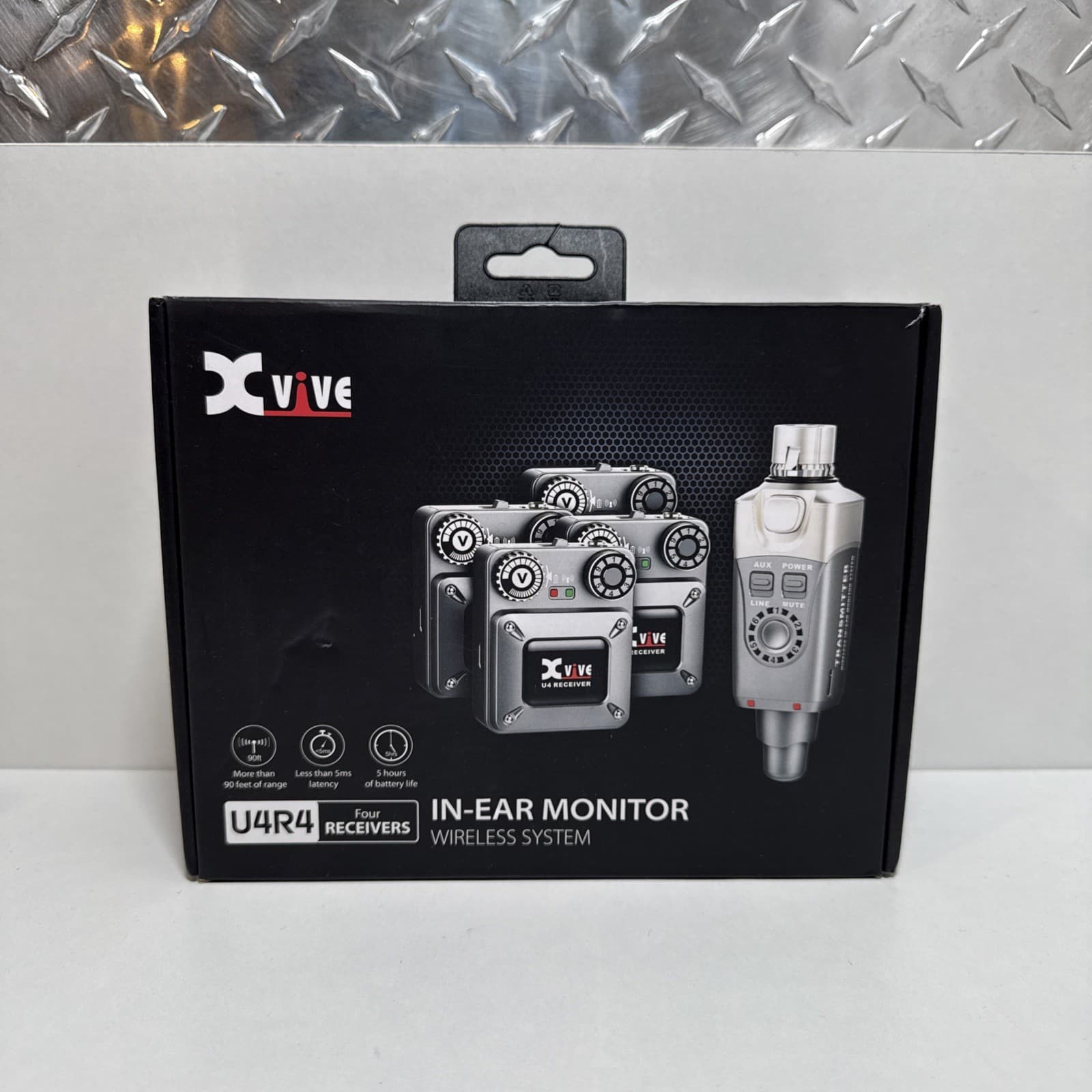 XVive U4R4 In-Ear Monitor Wireless System Transmitter One and Four Receiver
