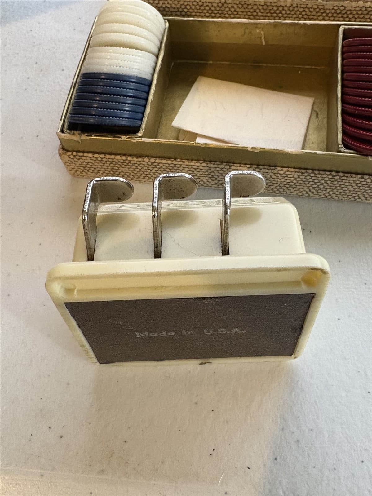 vintage Brodi miniature slot machine w/ some chips, box, Devalera 2