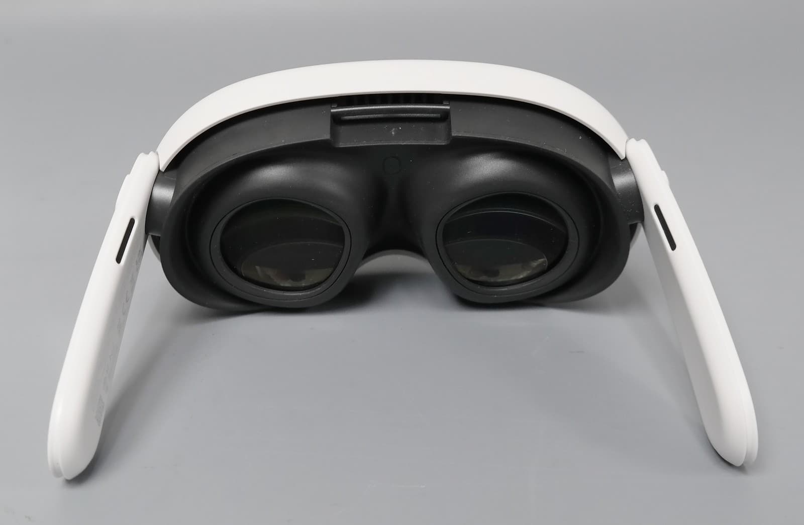 Meta Quest 3 128GB VR Headset ONLY - White 4