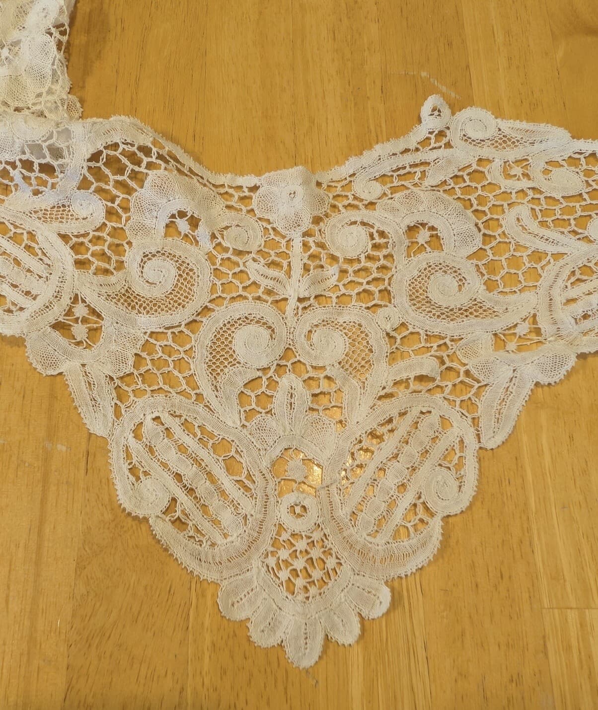 BEAUTIFUL VICTORIAN 19TH C HAND MADE LACE COLLAR FOR DRESS 6