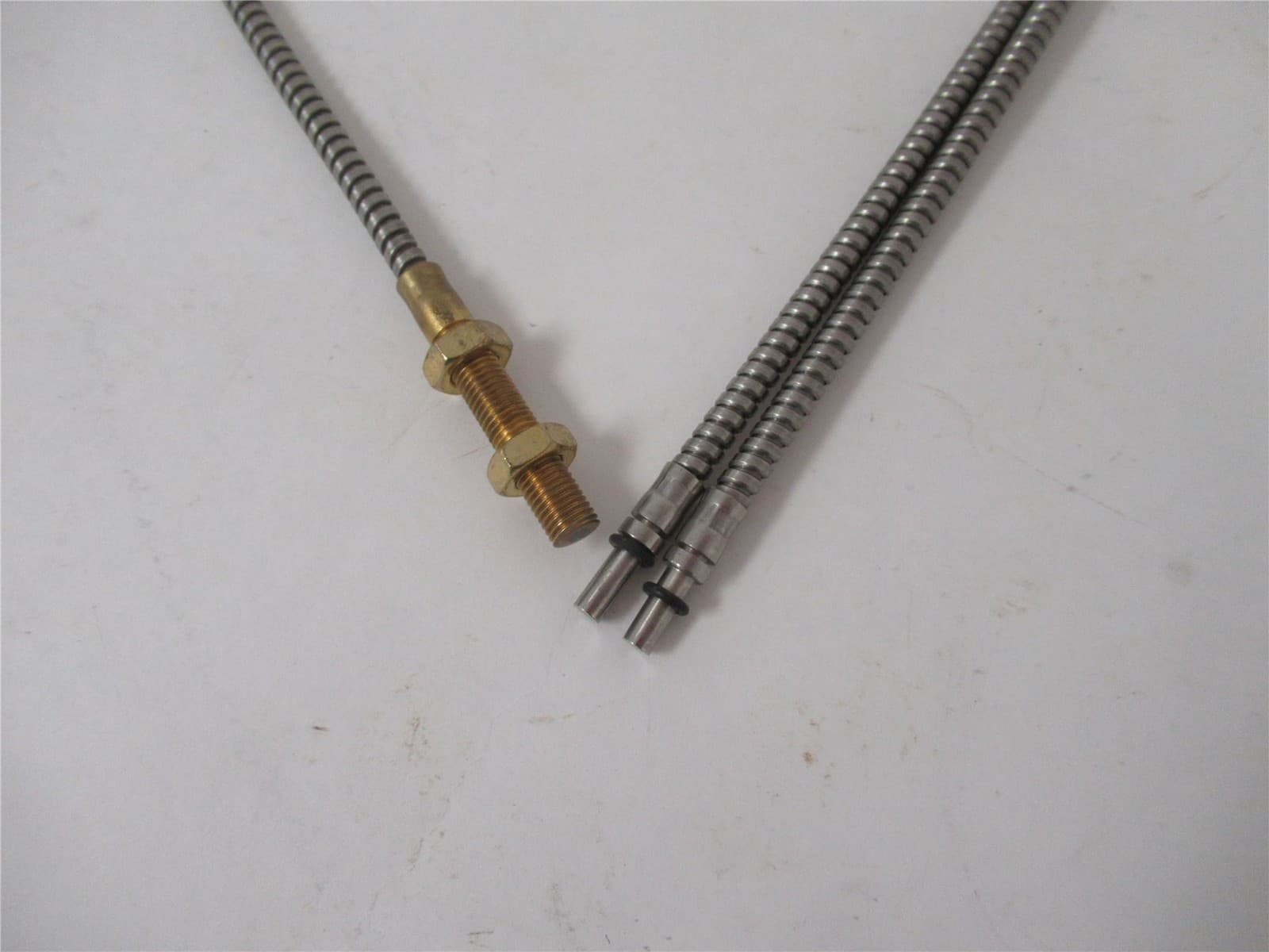 249346 New-No Box; Banner Engineering BT23S Fiber Optic Sensor 180mm Range 4