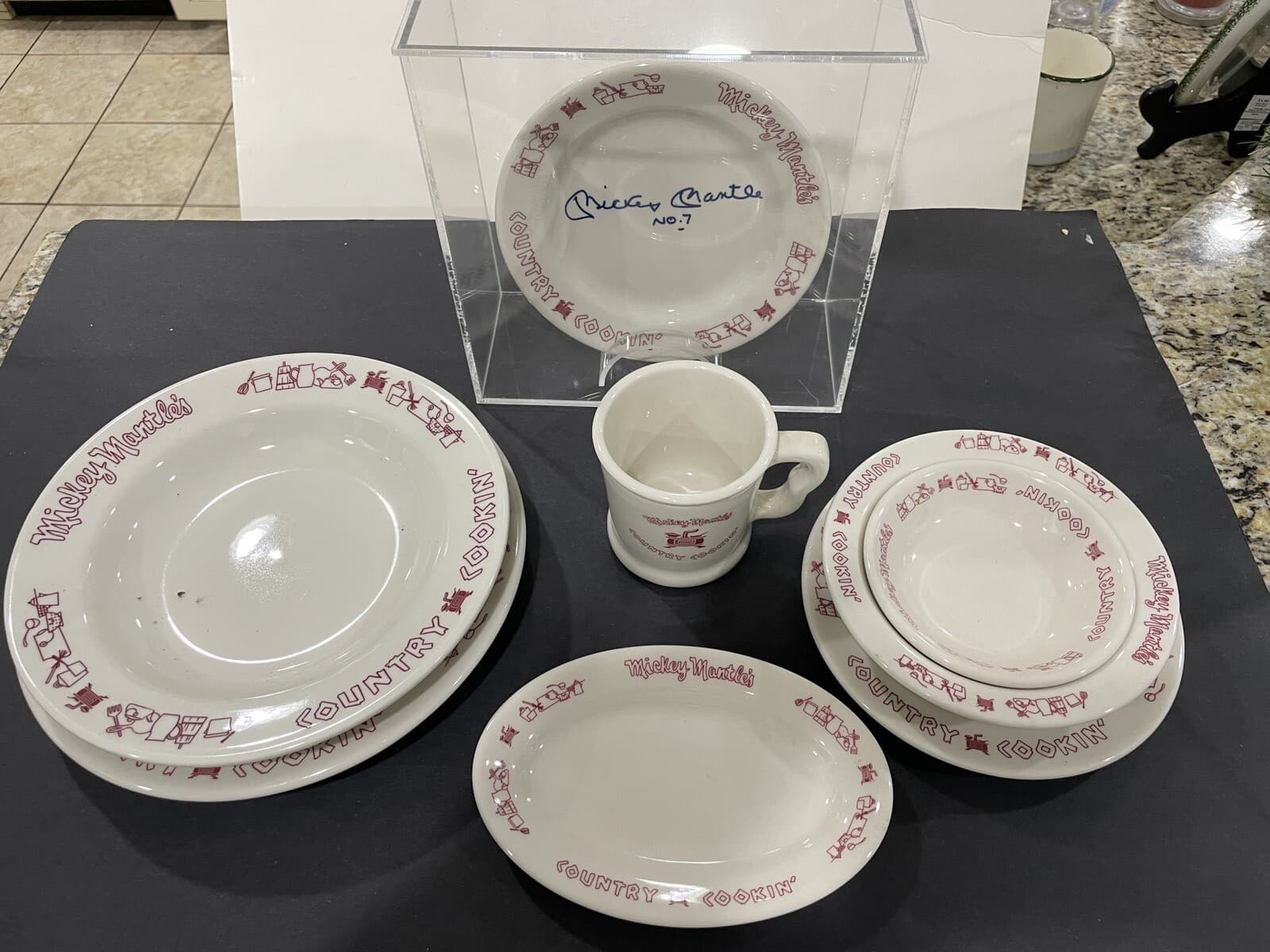 Mickey Mantle * SIGNED * Country Cookin' Restaurant Complete Plate & Bowl Set
