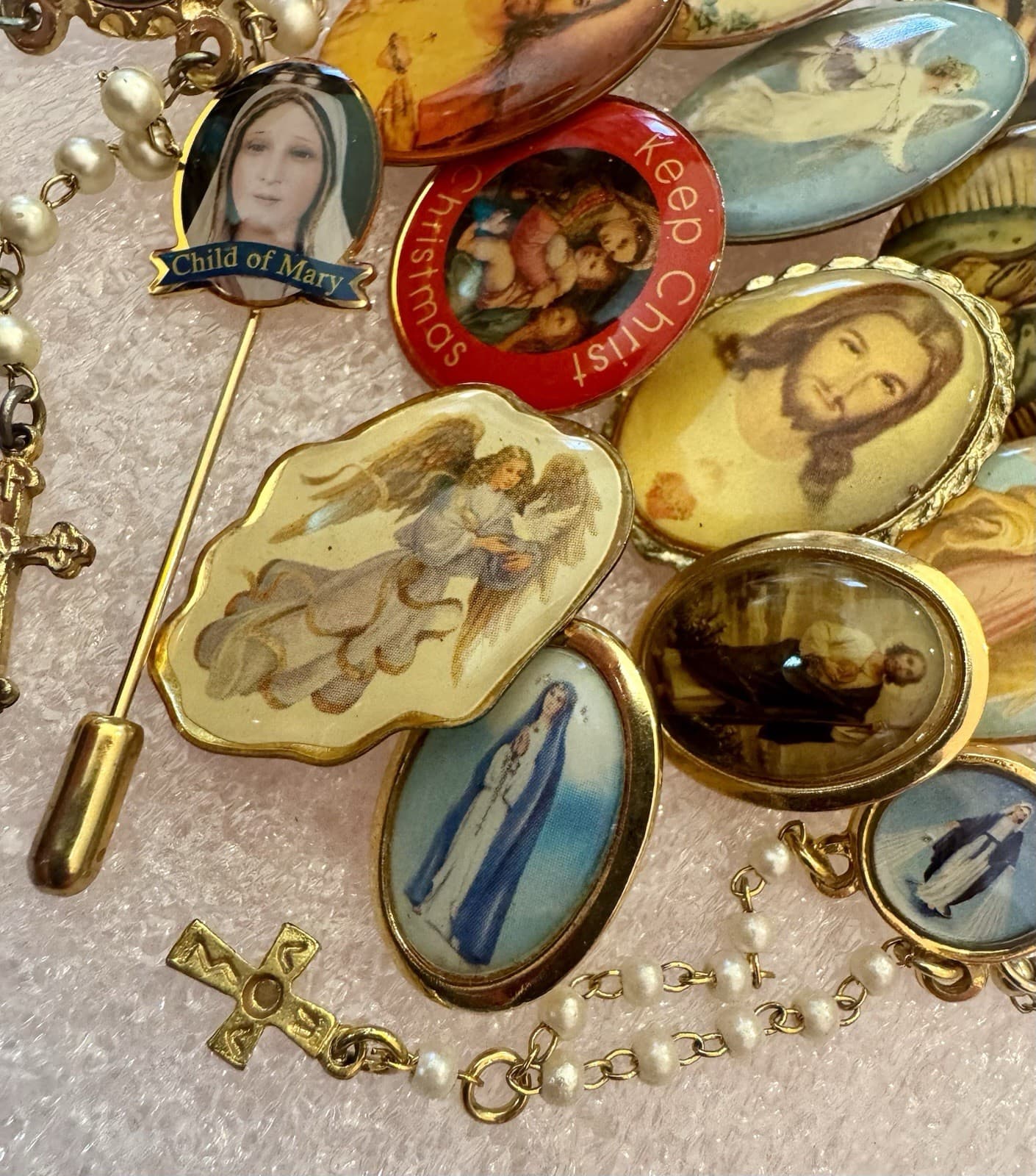 Vintage Religious Christian Lapel Pin Lot 19 Pins - Portraits Jesus Angel Mary 4