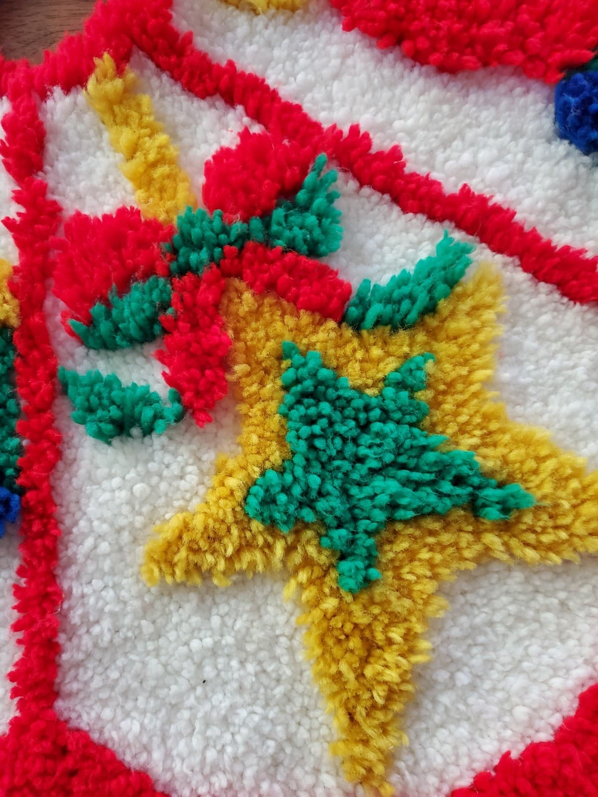 Vintage Christmas Latch Hook Rug Tree Skirt Bells Tree Star 42-44" Diameter  3