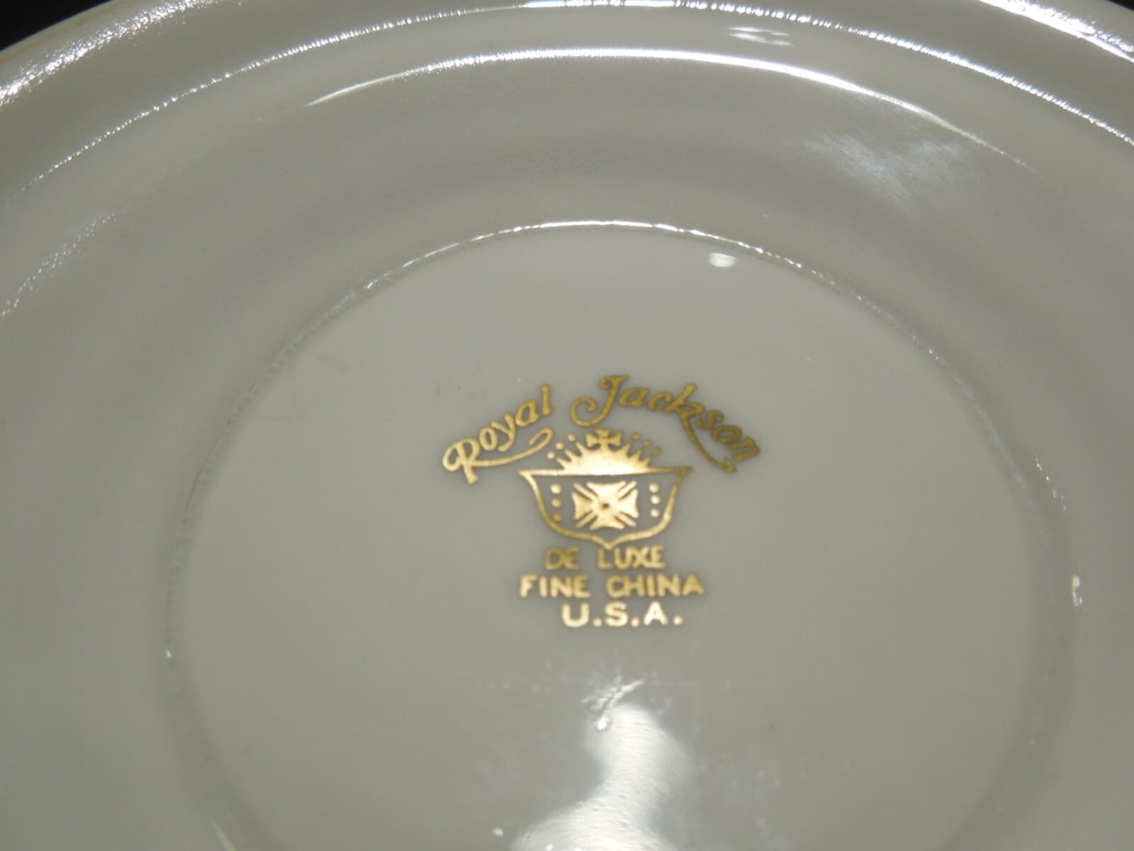 Gravy Boat with Attached Underplate Moderne (Platinum Trim) by ROYAL JACKSON 2