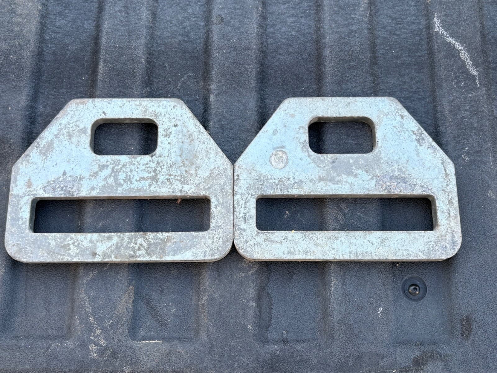 JUNG Fork Fangs Forklift Attachments Pair – 1100 lbs / 500 kg Capacity – Heavy D 2