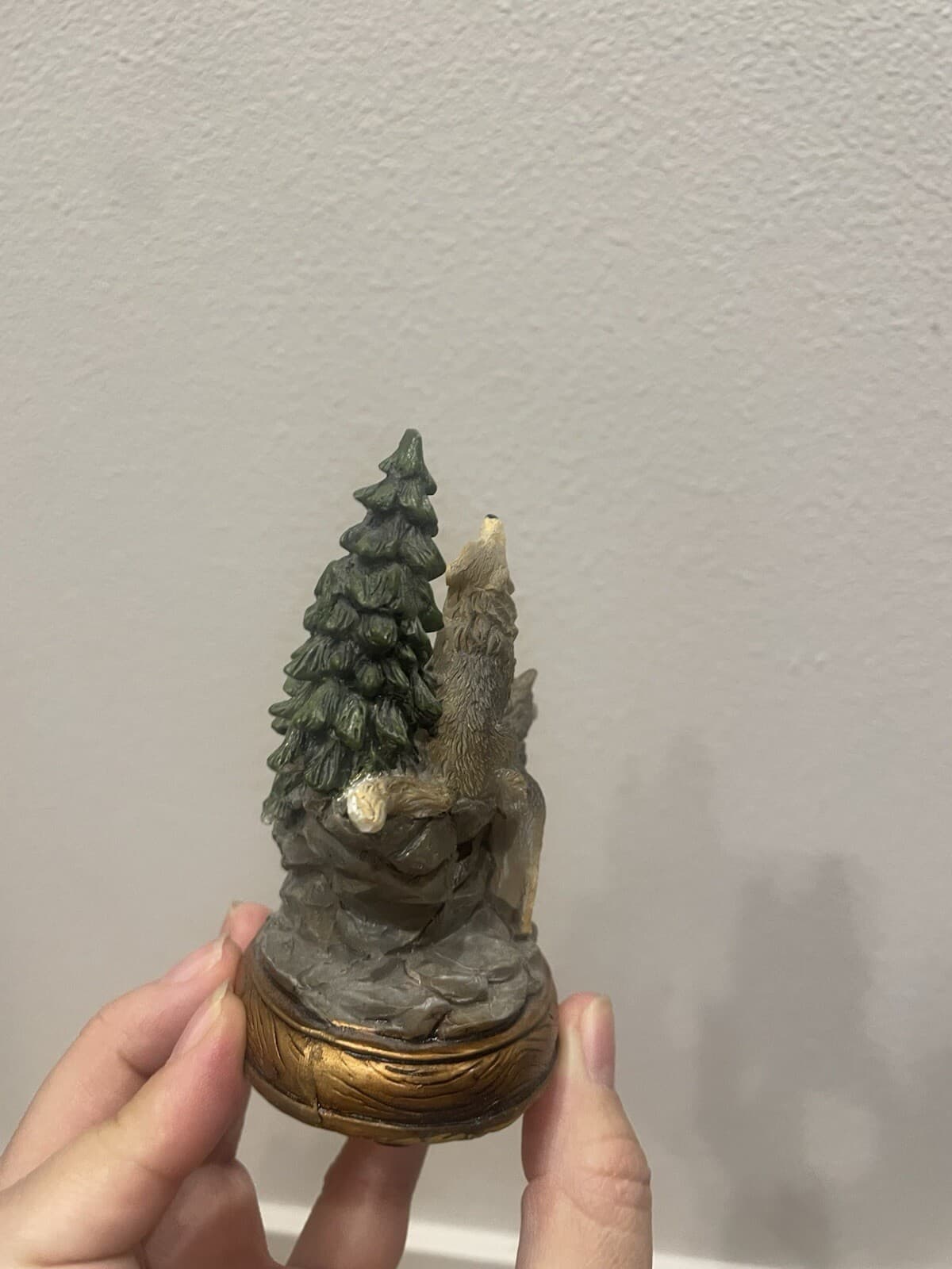 Howling Wolves Gray Forest Rocks Figurine Wolf Resin Sculpture Majestic Howl 6