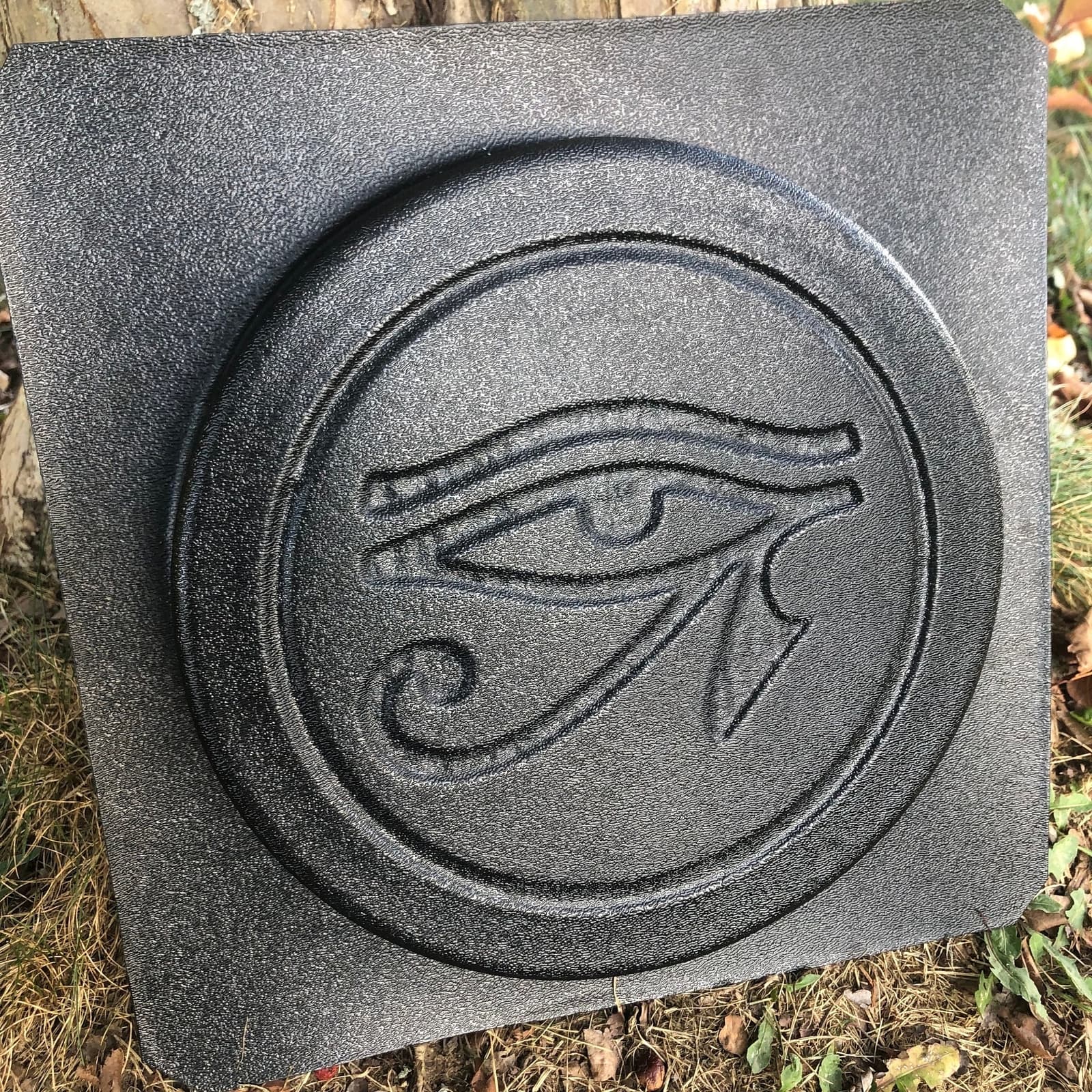Eye of Horus Stepping Stone Mold, Plastic Mold for Concrete or Cement 2