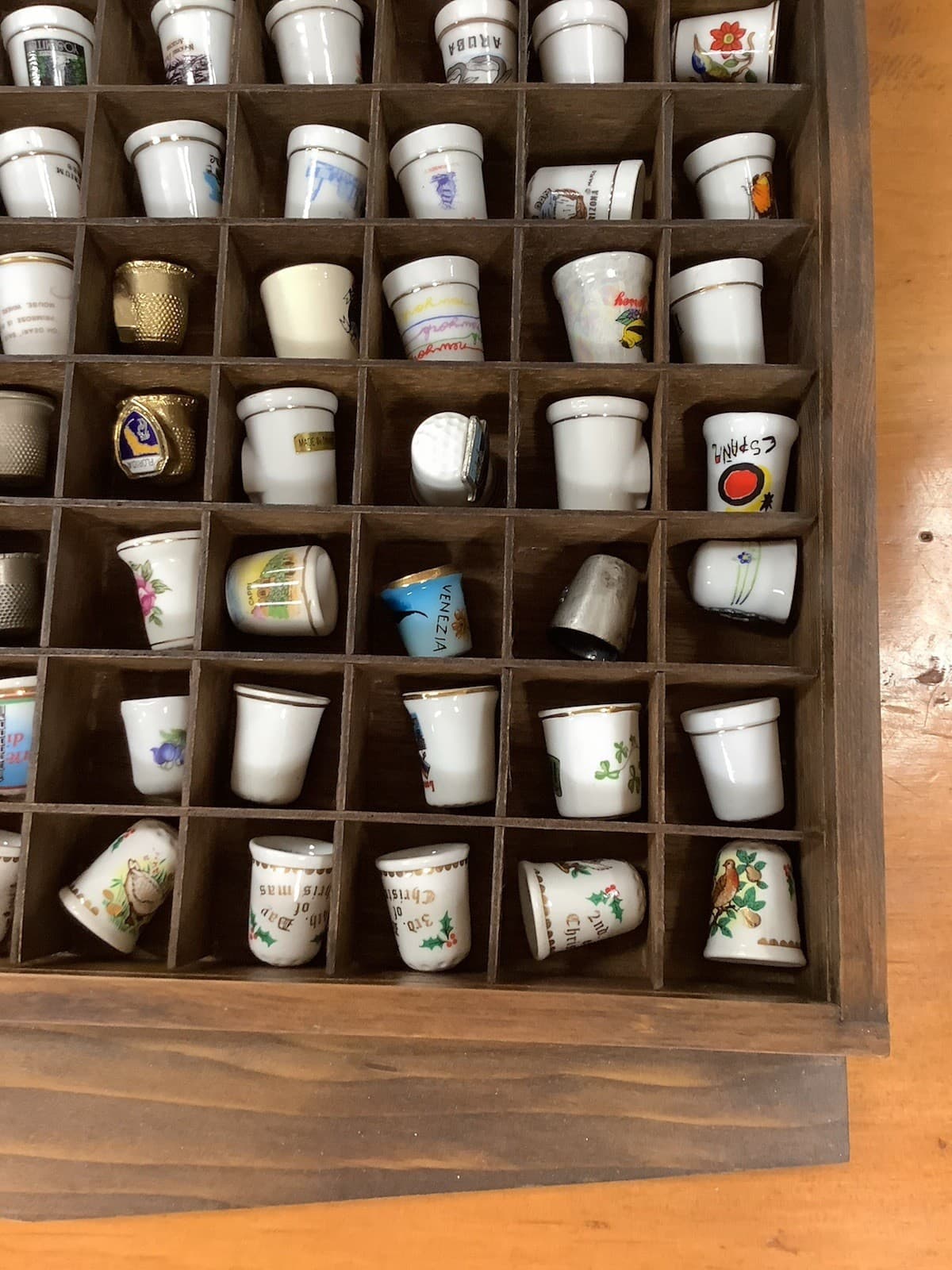 Lot of 115, Vintage Thimbles: Ceramic, Metal, Porcelain w/ Custom Tray!! 2