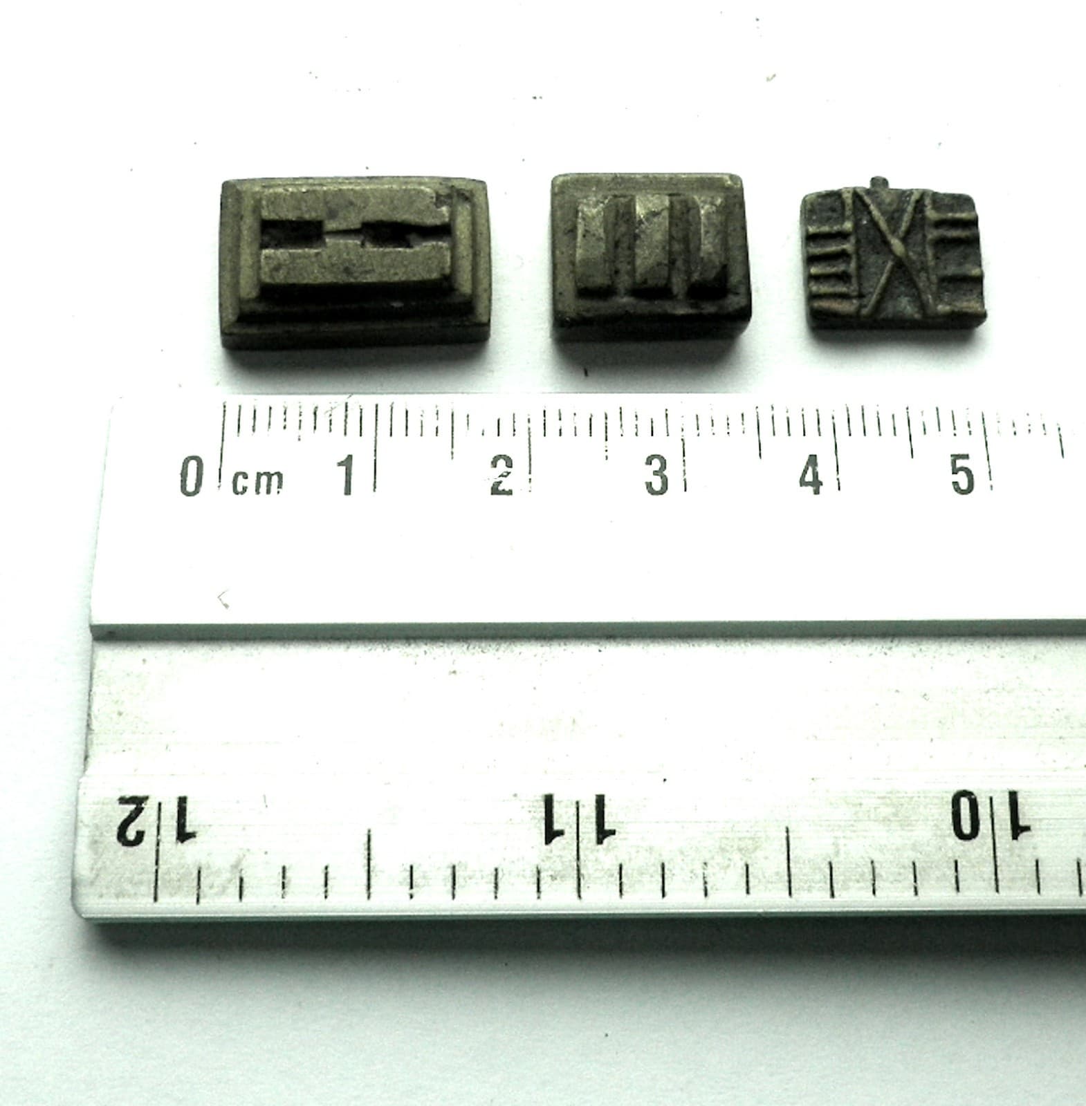 3 BRASS AFRICAN ASHANTI AKAN GEOMETRIC GOLD WEIGHTS 1400-1720 AD 19.4g. Lot 13 4