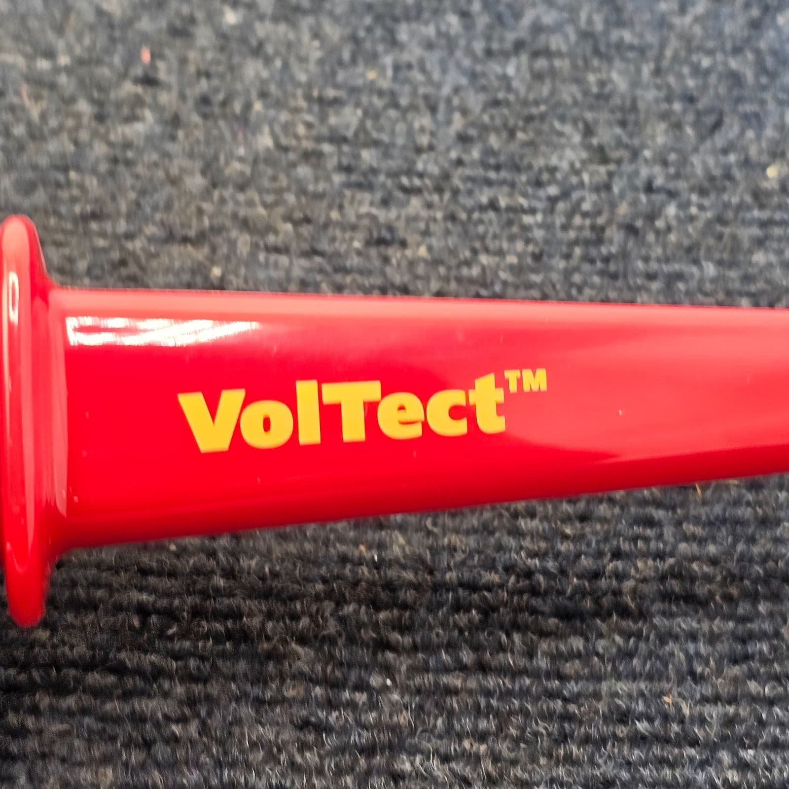 Amprobe TIC 300 PRO: Voltect Non-Contact Safe High Voltage Detector 3