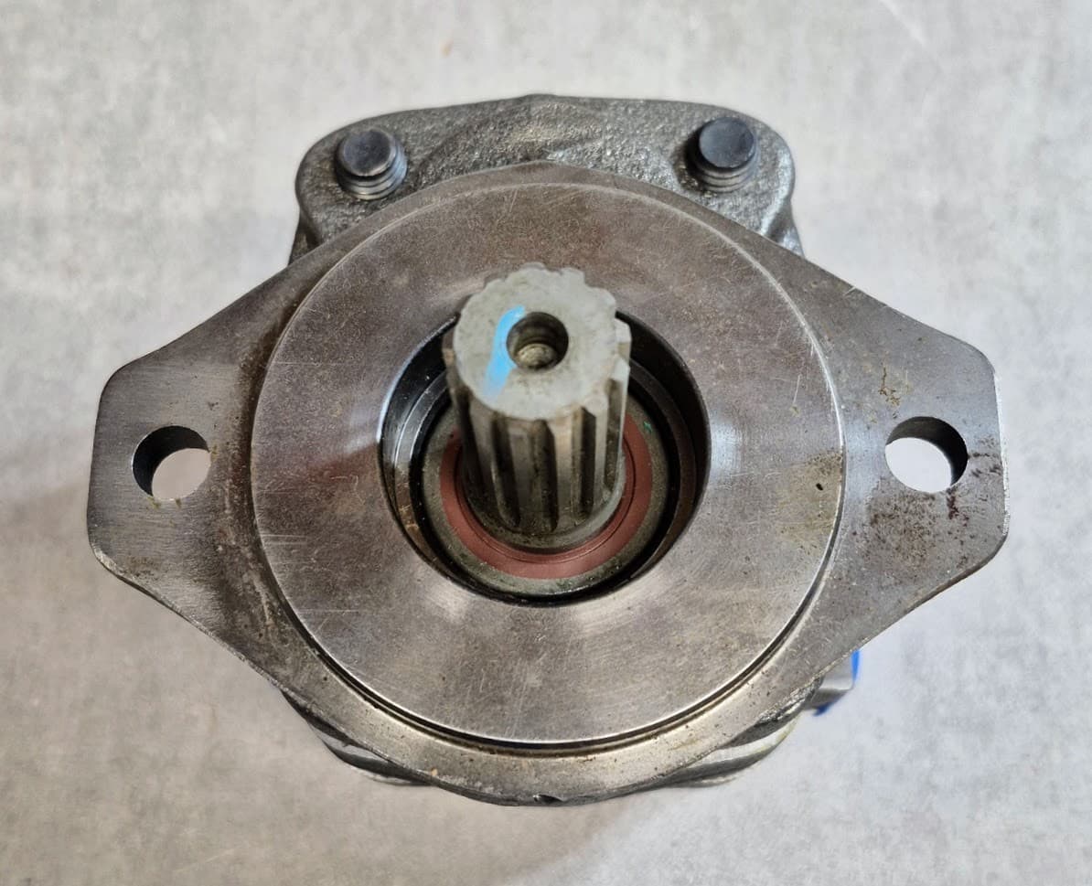 Gardner Denver Gear Pump 81-371 1089815-24 LeROI HGT 17 and HGT24 Compressors 4