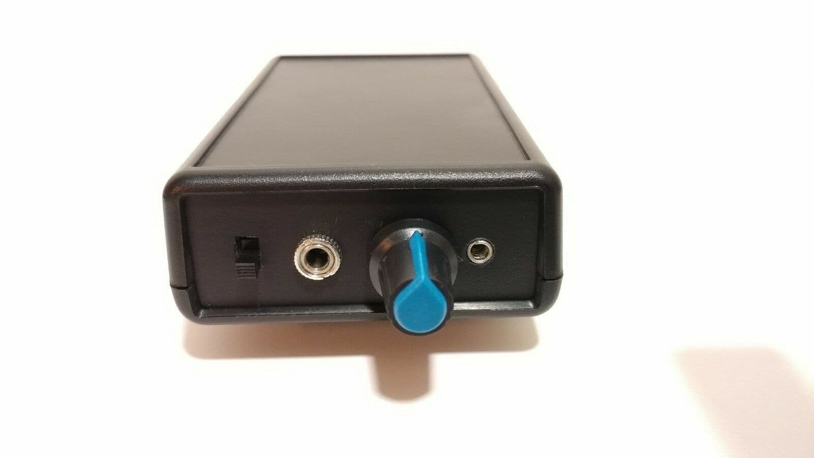 AM radio transmitter for vintage radio battery or mains operation 3